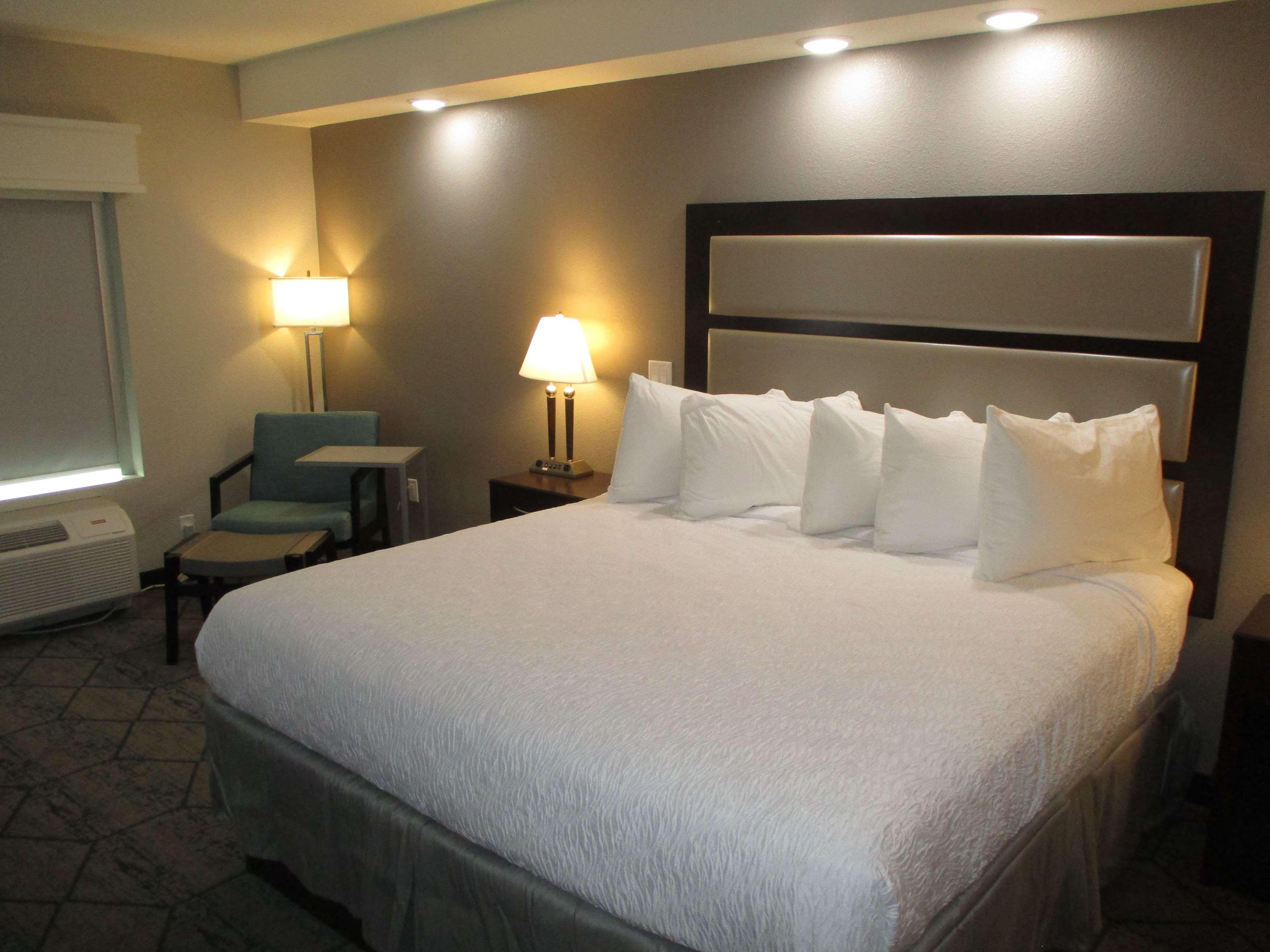 Best Western Plus Mcpherson Kültér fotó